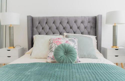 Portsmouth City Centre Modern Apartment - with Free Parking - Photo 7