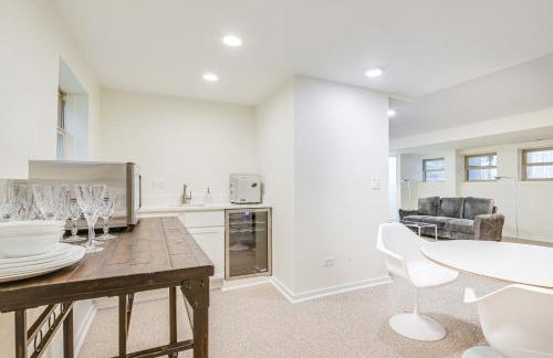 Walk to Lake Michigan Chicago Apt with Yard - Photo 11