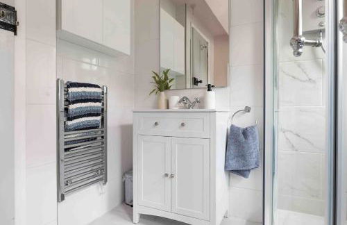 Cotswolds Cozy Cottage Retreat - pet friendly - Foto 11