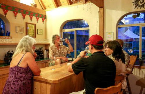 Luxurious Bed and Breakfast Suite for One or Two Couples near Kettle Falls, Washington - Foto 9