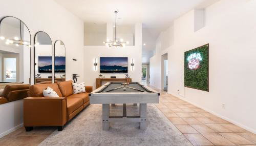 Luxury Vegas Escape,Pool, Playroom & Mtn Views - Foto 2