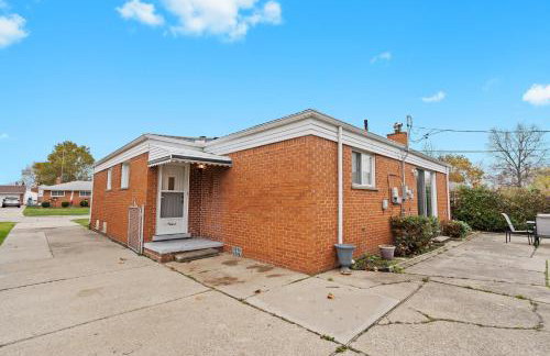 Charming Home Near Target and Parks 2 Bathrooms - Foto 39