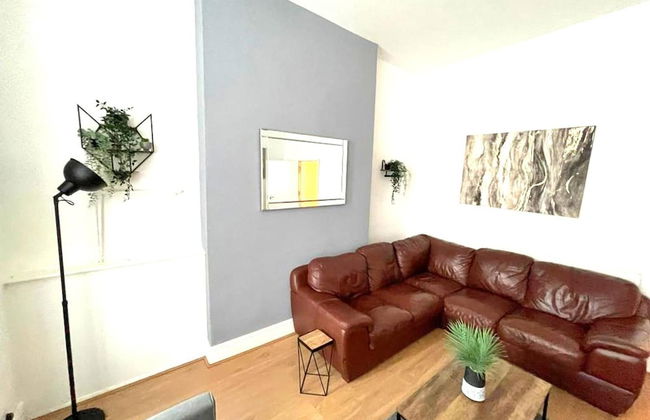 Spacious 2-bed Apartment With Hot tub and Parking - Foto 12