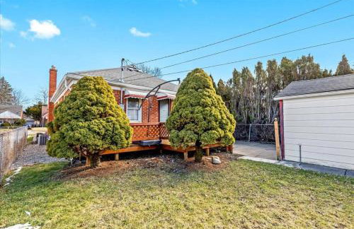 Newly Renovated 4 Bedroom 2 Bath Downtown Dearborn - Foto 37