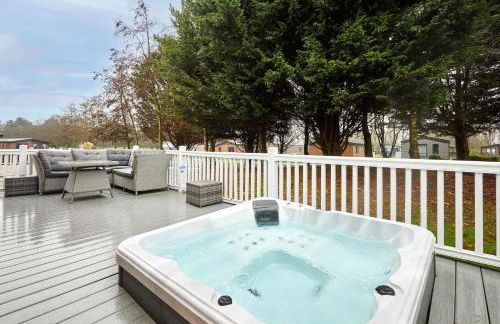 Peace Lodge with Hot Tub - Foto 21