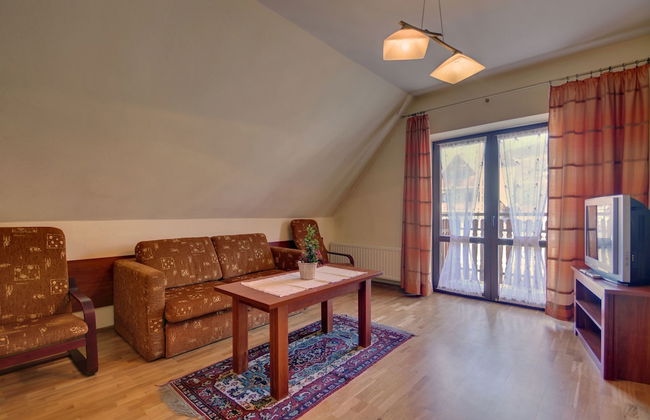 Willa Serafin - Photo 48