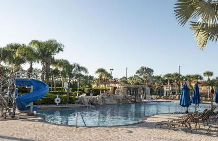 Spacious Vacation Home with Pool & Jacuzzi Near Disney - Foto 36