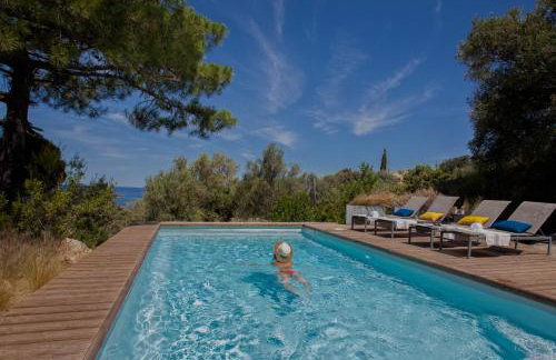 Villa bodri, maison en pierre avec vue mer et piscine chauffée - Foto 3