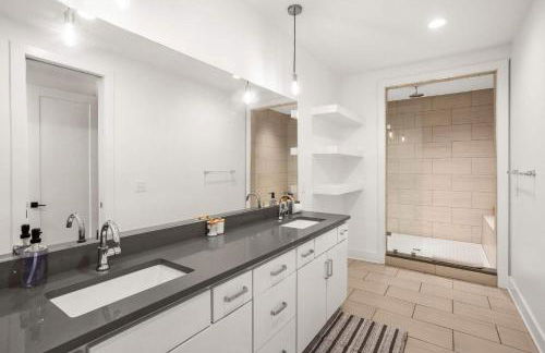 CHARM Near Broadway in Walkable 8th Ave S - Foto 28