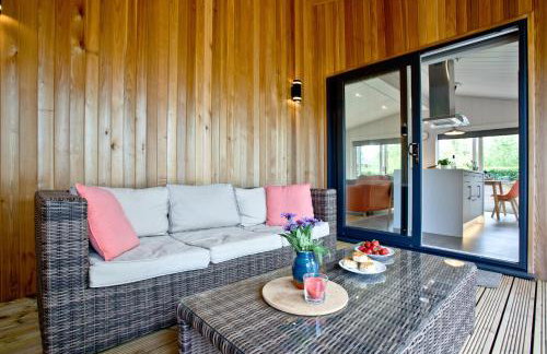 Orchard Lodge, Strawberryfield Park - Photo 13