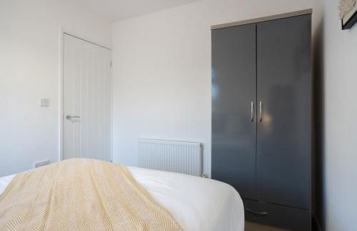 Modern - 2 Bed - Free Parking- by Holiday Homes - Foto 22