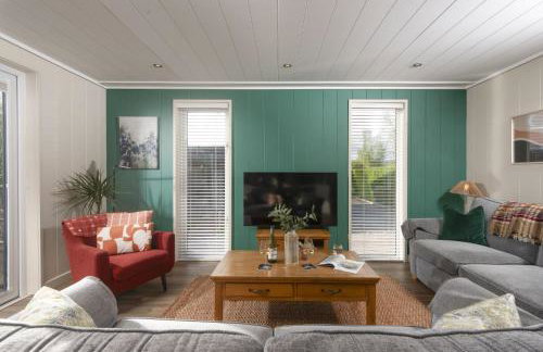 Cedar Lodge, Strawberryfield Park - Photo 21