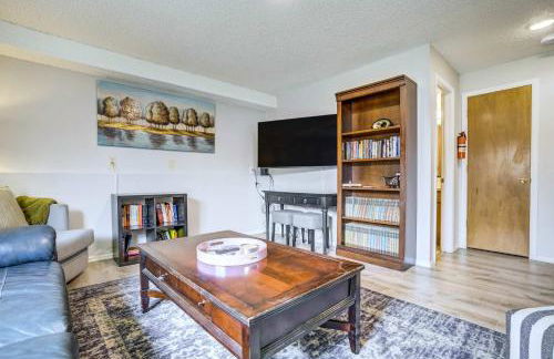 Witches Hollow Pet-Friendly Retreat Near Airport - Foto 28