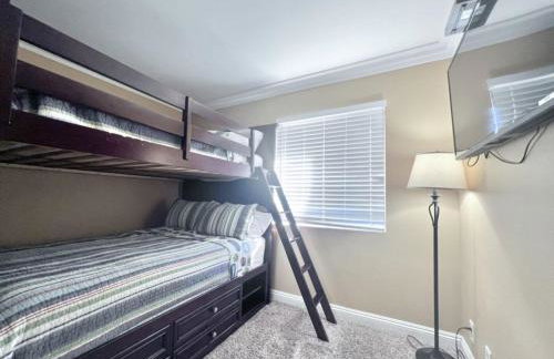 Luxurious 2 Bedroom Condo Shortest Walk To Disney - Foto 3