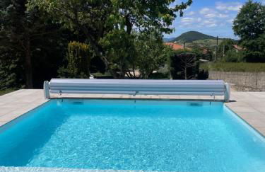 Gite authentique au coeur de Blavozy avec piscine privée, jacuzzi et terrain de pétanque - Foto 1