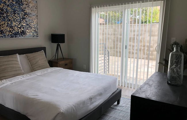 Brand NEW Modern Luxury 3bdr Townhome In Silver Lake - Photo 4