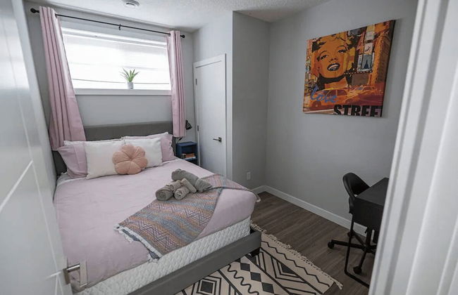 Stunning Home - Photo 4