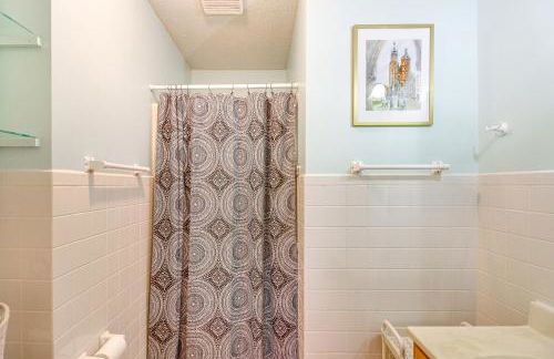 Charming Long Lake Home with Dock on 2 Acres! - Foto 15