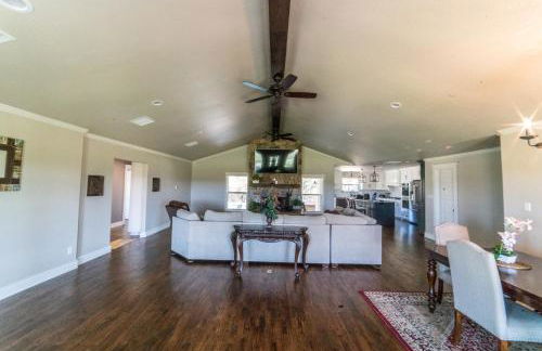 Queen and Duke Cottage - Photo 8