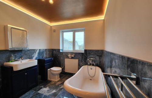 Seaview Home with Private Garden, BBQ, Decking & Fire Pit - Foto 39