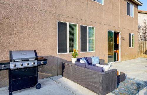 BBQ Ready Home 7 Mi to The Park at River Walk - Photo 36