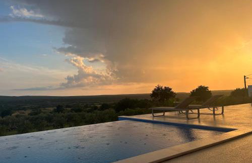 Villa Matea - heated pool, peace, view - Photo 5