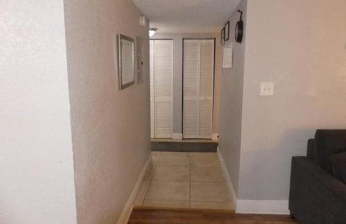 Beautiful 2-Bedroom Condo Near Universal and other Orlando Attractions, King Bed & Wi-Fi - Foto 18