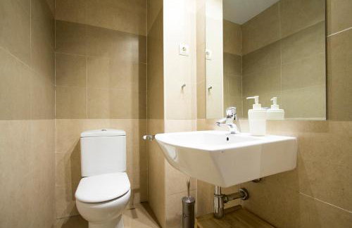 Apartamentos Adelfas - Photo 12