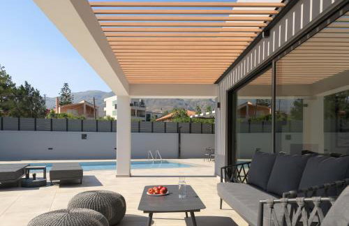 Monti Luxury Villa, with Heated Pool & Hot Tub - Foto 2