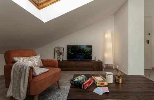 Kejani attic apt Scenic Views, Lux bath, Fast Wi-fi - Foto 11