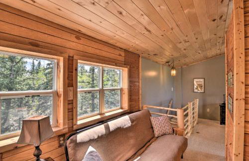 Woodsy Cabin Hideaway with Deck Hike, Fish, Escape - Foto 17