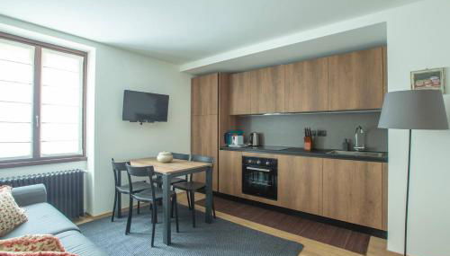 JOIVY Warm Flat for 4, with Parking in Courmayeur - Foto 2