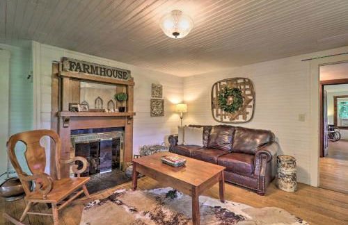 Lil Red Hen Cottage in the Boone Area with Hot Tub - Foto 5