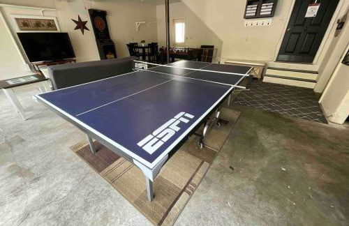 Lake Escape with paddle boards, fire pit & game room - Foto 11