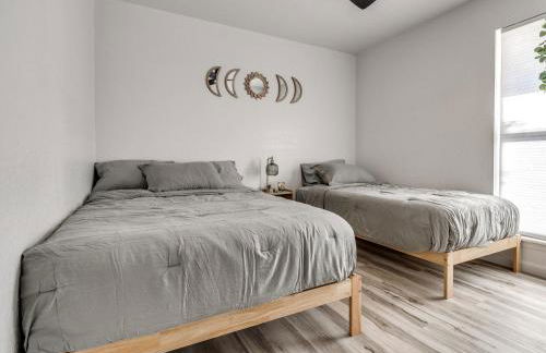 The Pine Haus- Luxury stay with Pickleball, Hot Tub, Fire Pit - Foto 9