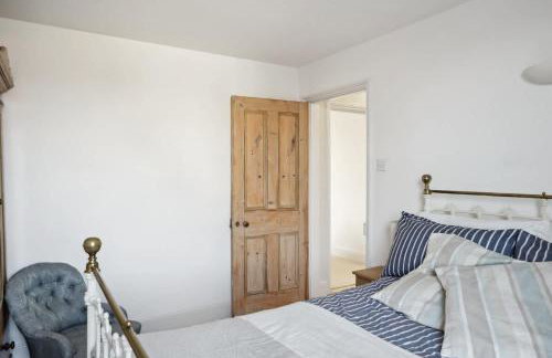 Beautiful Victorian Home on Peaceful Green Square - Foto 18