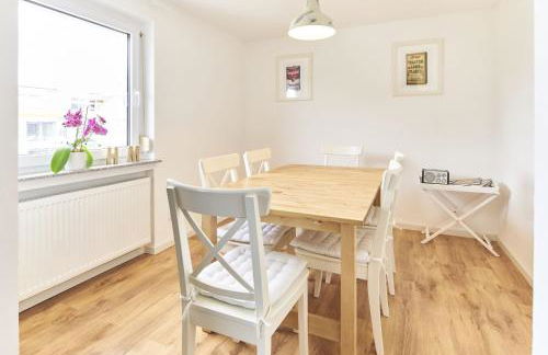 City Apartment Hasenheide - Wohnung mit 3 Schlafzimmern und Balkon mit Landschaftsblick - Foto 9