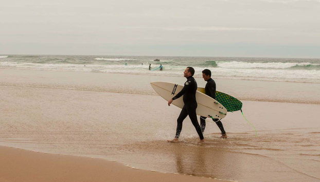 Torres Vedras Surf Lesson - Foto 4