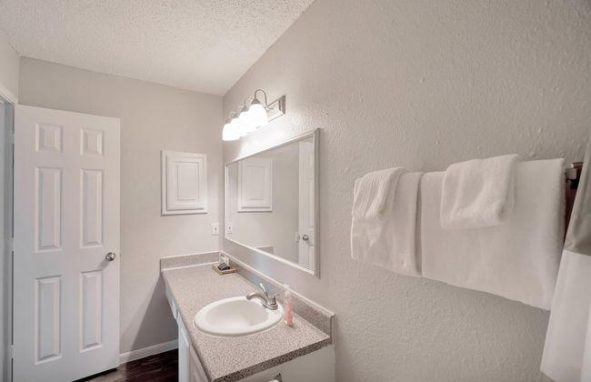 Lovely Midland Getaway With Fitness Center - Foto 20