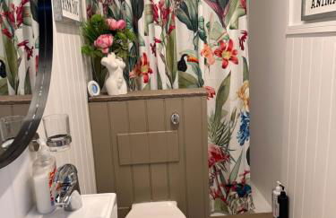 Stay solihull 5 mins to NEC and AIRPORT SLEEPS 9 contractor friendly 3 bathrooms driveway parking 3 - Foto 19