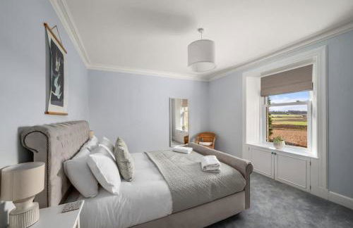 The Farmhouse - Countryside Escape with Hot Tub - Foto 5