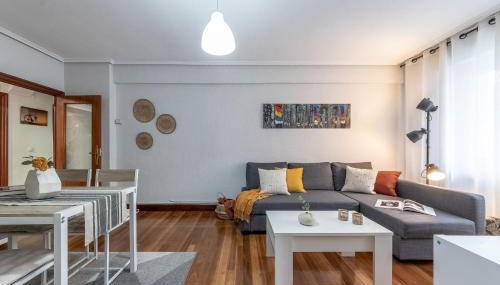 POLITTE amplio apartamento & garaje - el Casco Viejo a tus pies - Foto 2