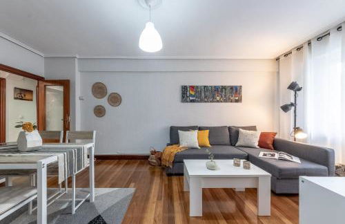 POLITTE amplio apartamento & garaje - el Casco Viejo a tus pies - Foto 2