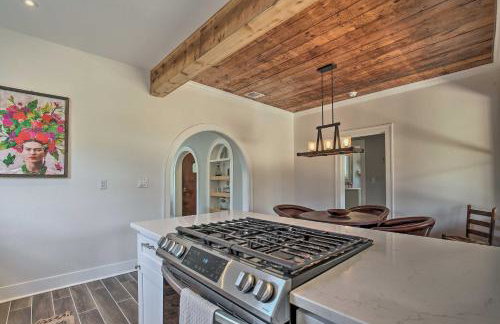 Historic Home with Yard Near St Marys Strip! - Foto 11