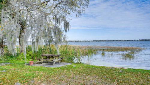 Auburndale Vacation Rental with Yard and Lake Views - Foto 3
