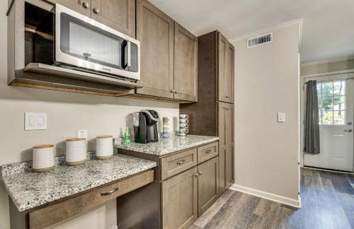 Steps to Playground Family Home in Douglasville! - Foto 11