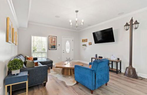 Mid-City 4BR w Pool Near Streetcar - Foto 8