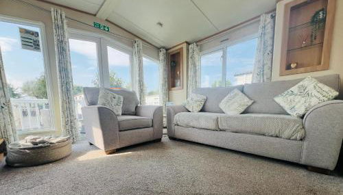 4 Sandringham, Patrington Haven, Hot Tub, Private garden & Parking - Foto 4