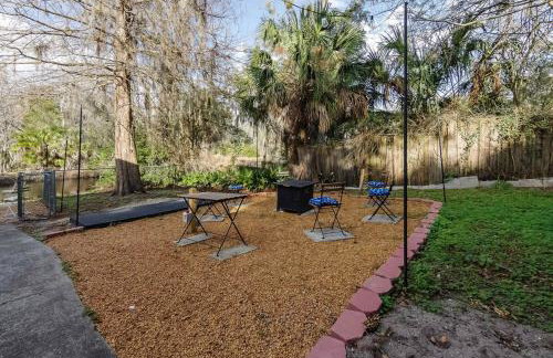 King Bed Creekfront Retreat in Jacksonville - Foto 7