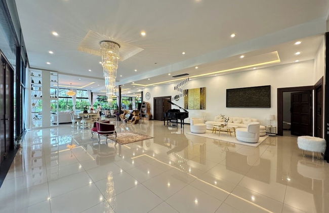 Huge Pool Villa with Private Lake - Foto 12